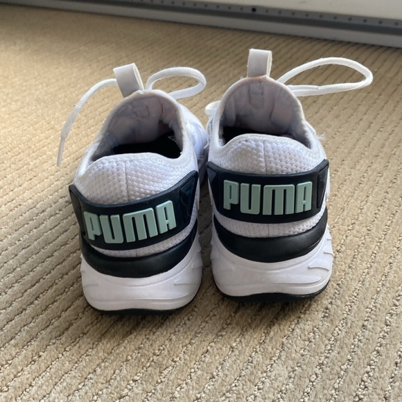 PUMA Sneakers, White, size 8 - Picture 5 of 16